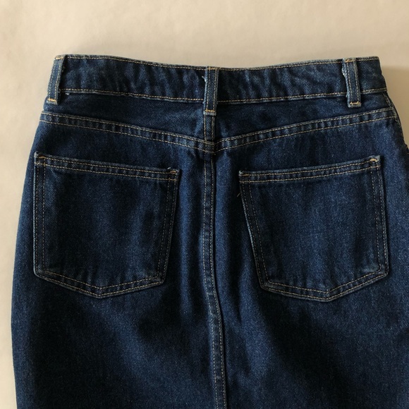 ✨SOLD✨American Apparel Denim Mini Skirt - Picture 4 of 5